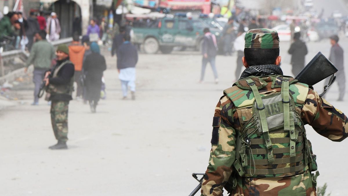 Při sebevražedném útoku v Afghánistánu zemřelo nejméně pět lidí